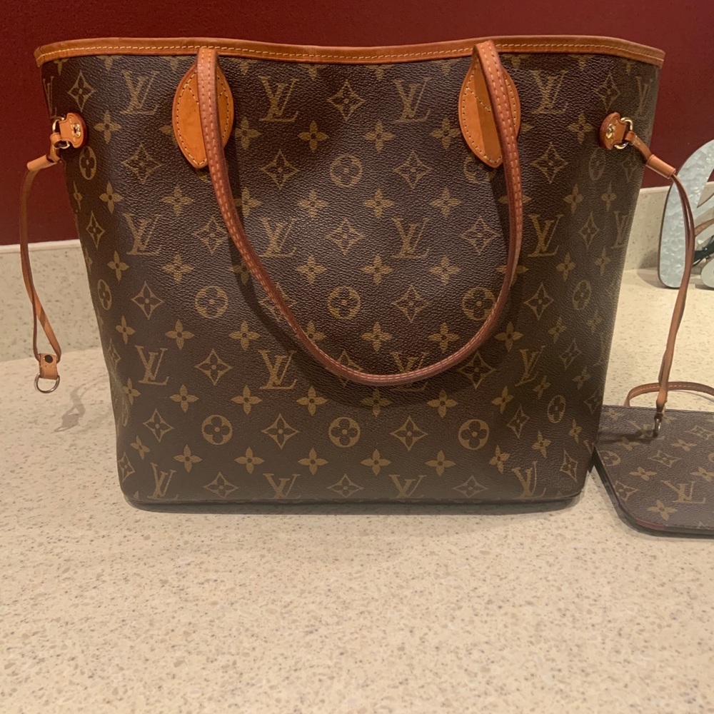 Louis Vuitton Neverfull MM Handbag